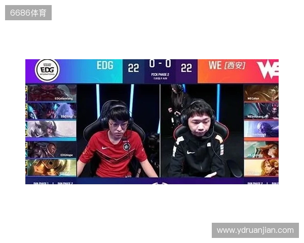 哥俩好！王钰栋评论蒯纪闻社媒 真帅兄弟；后者回复 你不在太孤单